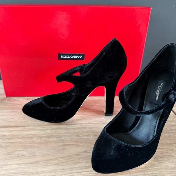 DOLCE & GABBANA Black Velvet Mary Jane Pumps Heels •38 w/ red D&G box - Picture 1 of 13